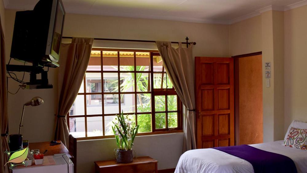 Greenleaf Guest Lodge Bloemfontein Buitenkant foto
