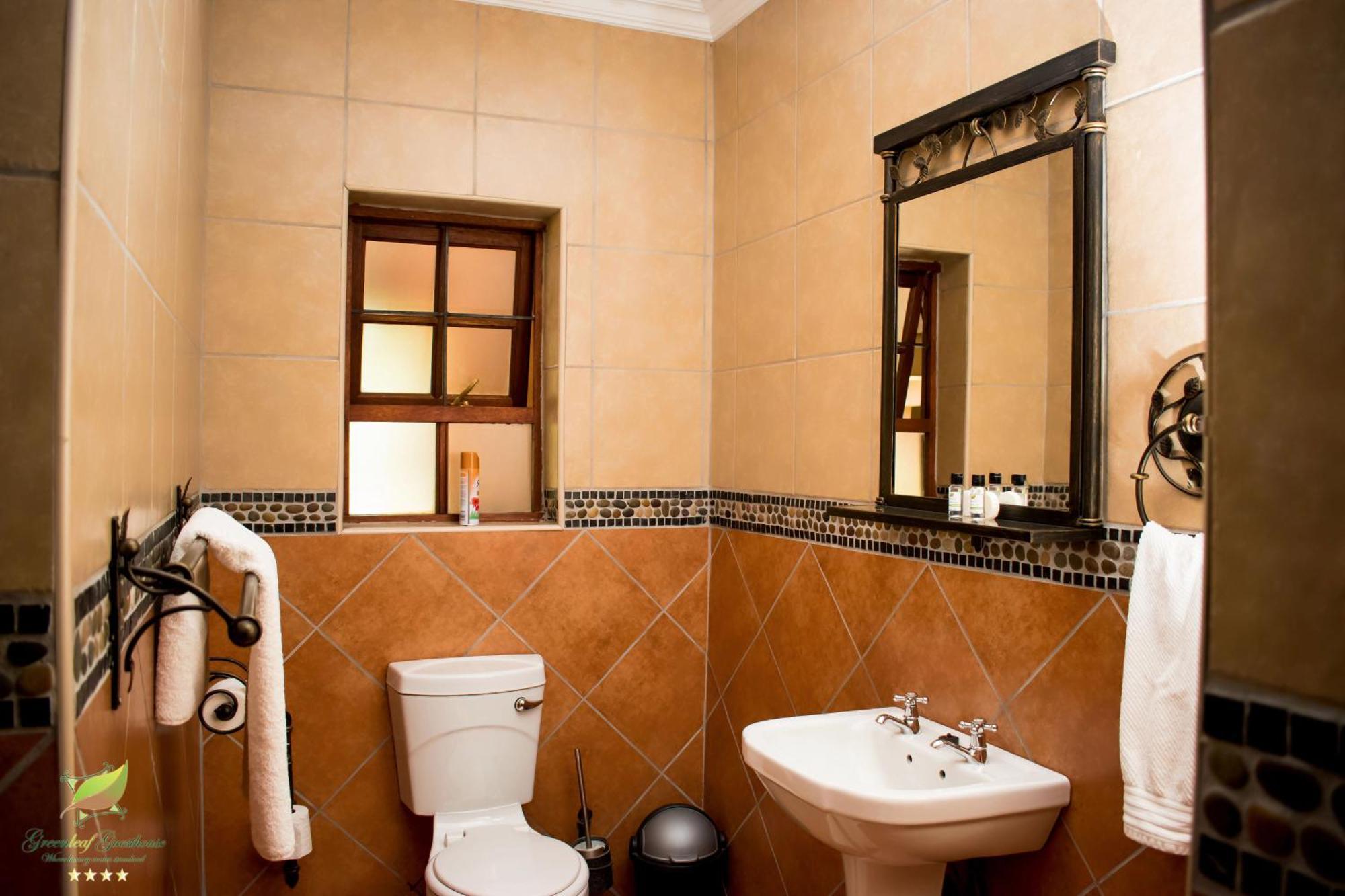 Greenleaf Guest Lodge Bloemfontein Buitenkant foto